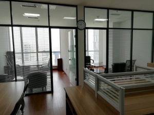 淄博張店高新區(qū)居然之家精裝修寫字樓辦公室出租