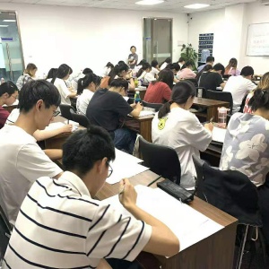 無錫南京蘇州五年制專轉(zhuǎn)本全日制培訓班課時多適合基礎(chǔ)??薄弱的
